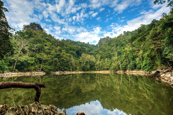 Vietnam seeks UNESCO recognition for Ba Be-Na Hang natural heritage ảnh 1
