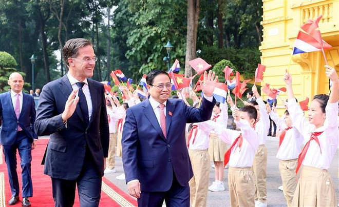 PM chairs welcome ceremony for Dutch counterpart ảnh 2 PM chairs welcome ceremony for Dutch counterpart ảnh 2