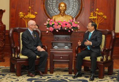 US Communist Party leader welcomed in HCM City ảnh 1 US Communist Party leader welcomed in HCM City ảnh 1