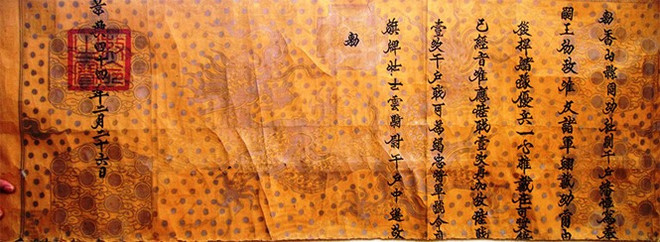 Researchers discover 18th century royal promotion decree ảnh 1