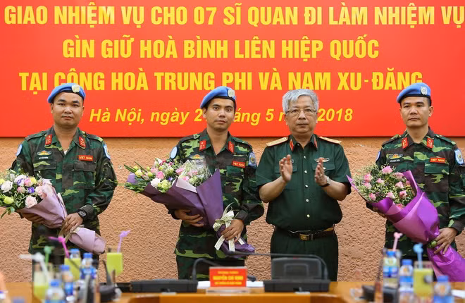 Vietnam sends seven more officers to UN peacekeeping mission ảnh 1