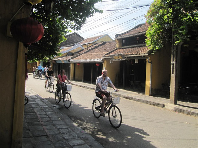 Hoi An bicycle project wins global award ảnh 1