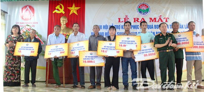 Dak Lak: UXO victims receive financial aid to improve livelihoods ảnh 1 Dak Lak: UXO victims receive financial aid to improve livelihoods ảnh 1