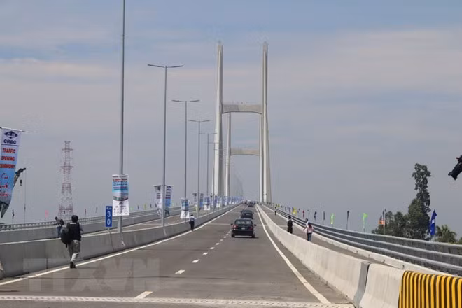 Australian-funded Cao Lanh Bridge inaugurated ảnh 2