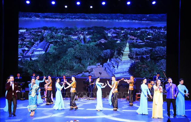 Vietnam Culture Week kicks off in Laos ảnh 1