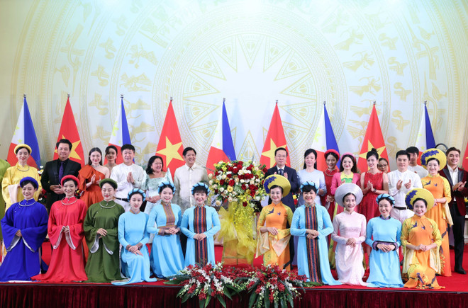 President Vo Van Thuong hosts banquet in honour of Philippine counterpart ảnh 1
