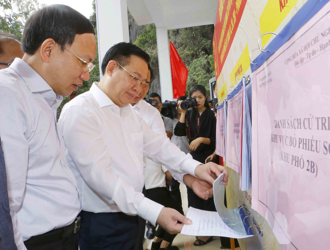 NA Chairman examines election preparations in Quang Ninh ảnh 1