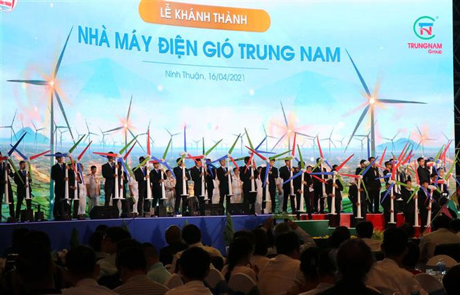 Vietnam’s biggest wind power plant operational ảnh 1