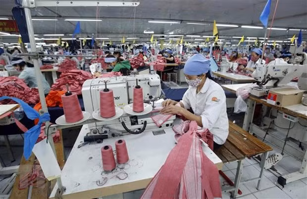 Workers’ average income up in first quarter ảnh 1