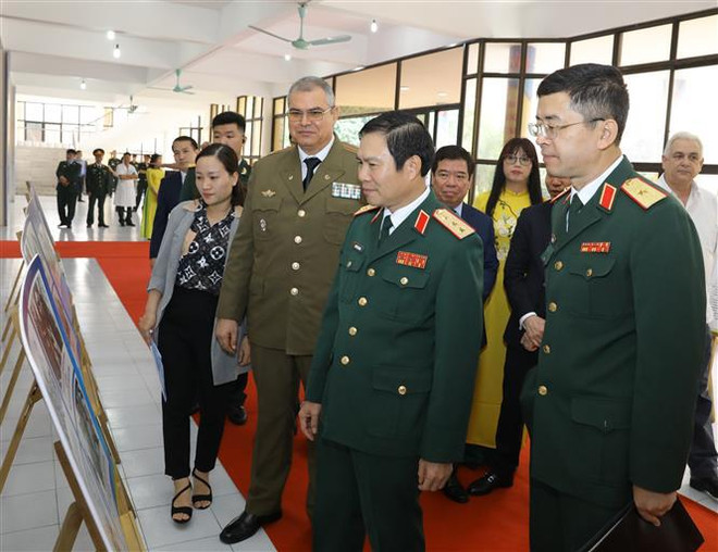 Hanoi ceremony marks 60th anniversary of Cuba’s Giron victory ảnh 2