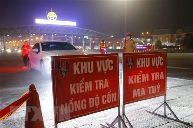 Over 8,700 violations handled on first day of traffic safety campaign ảnh 1