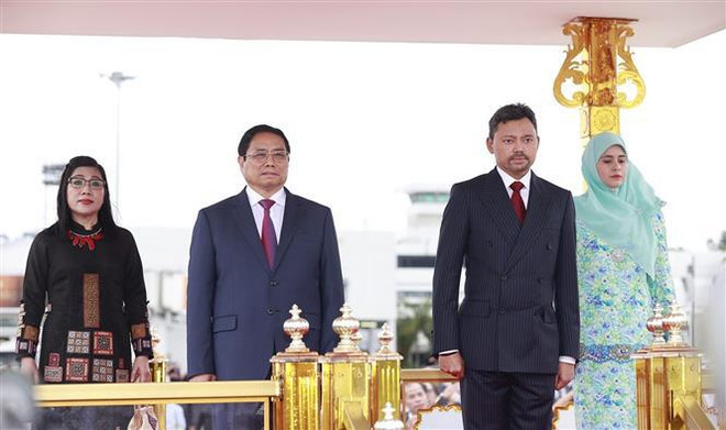 Prime Minister Pham Minh Chinh begins official visit to Brunei ảnh 1