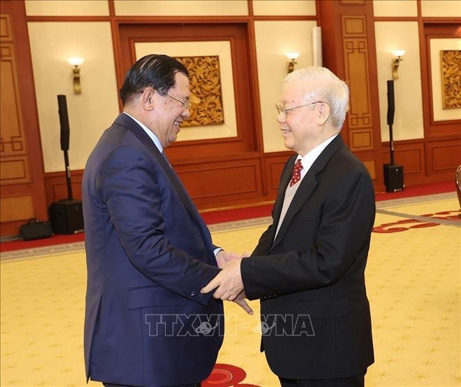 Vietnamese, Cambodian Parties hold high-level meeting in Hanoi ảnh 1