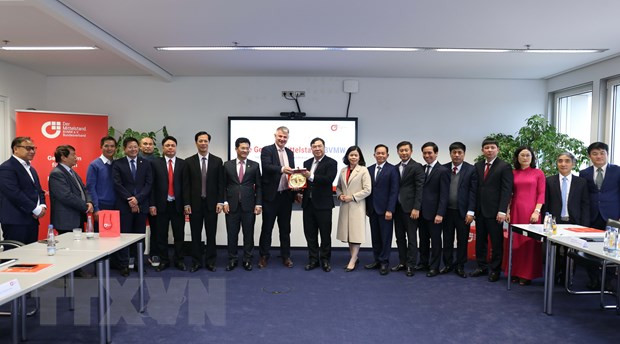 Nam Dinh seeks cooperation opportunities with German partners ảnh 1