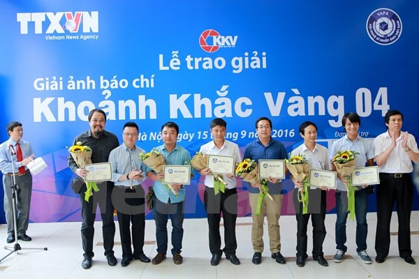 Press photos capturing golden moments awarded ảnh 1 Press photos capturing golden moments awarded ảnh 1