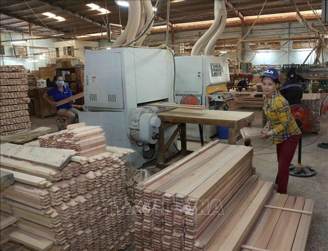 Wood, furniture firms advised to utilise e-commerce to boost exports ảnh 1