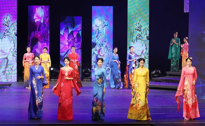 Vietnam Ao Dai Week 2024 launched ảnh 1