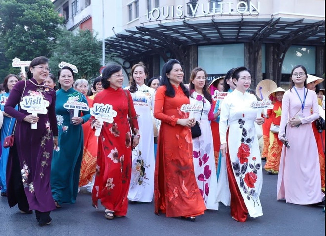 Over 5,000 people to join HCM City Ao Dai festival ảnh 1 Over 5,000 people to join HCM City Ao Dai festival ảnh 1