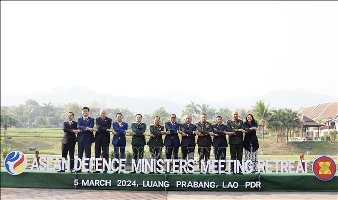 Vietnam calls for stronger ASEAN defence cooperation at regional meeting ảnh 1