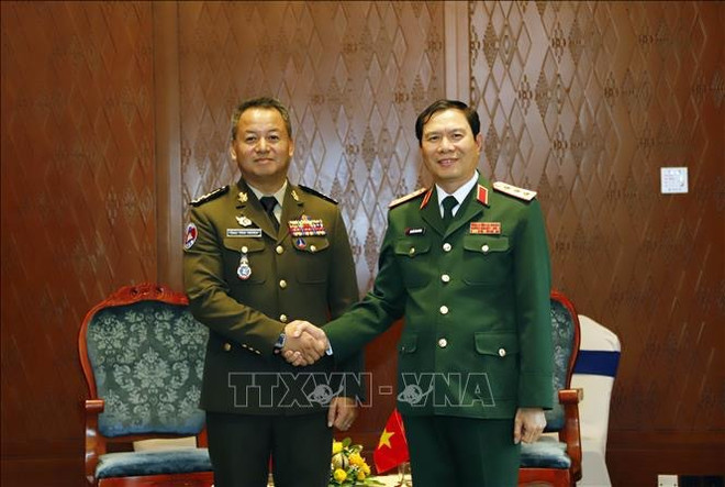 Vietnam strengthen defence cooperation with Laos, Cambodia ảnh 2