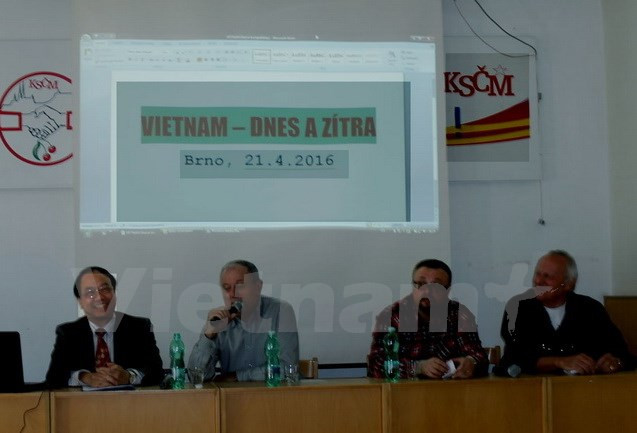 Seminar on Vietnam’s renovation held in Czech Republic ảnh 1 Seminar on Vietnam’s renovation held in Czech Republic ảnh 1