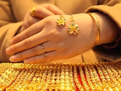 Gold prices rise on global trend ảnh 1