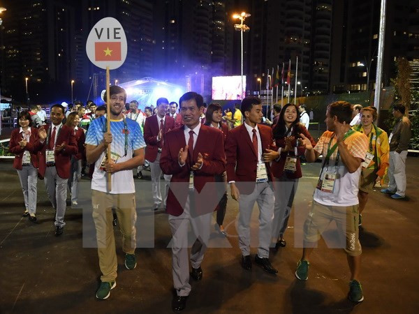 Vietnamese flag flies in Rio Olympic village ảnh 1