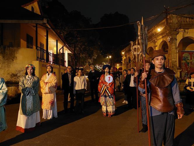 Hanoi offers Thang Long Citadel night tour for foreign visitors ảnh 2