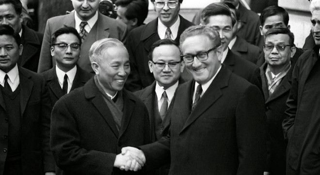 Exhibition spotlights Paris Conference 50 years ago ảnh 3 Exhibition spotlights Paris Conference 50 years ago ảnh 3
