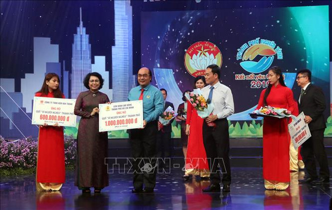 Concert raises over 1.9 million USD for the poor in HCM City ảnh 1