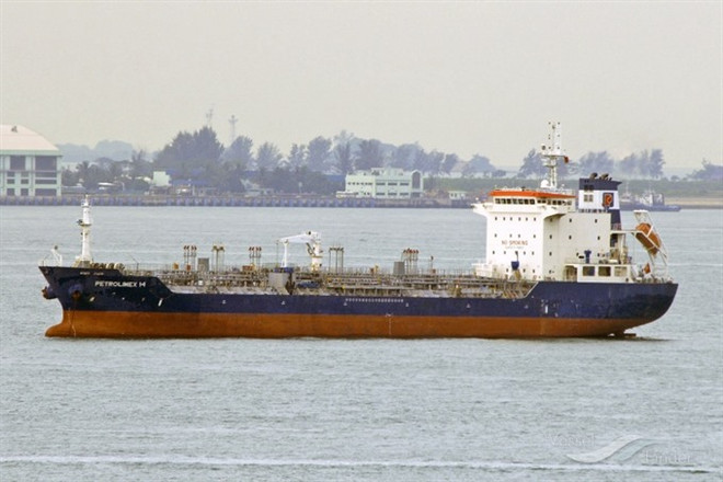 Nine missing after boat sinks off Vung Tau ảnh 1