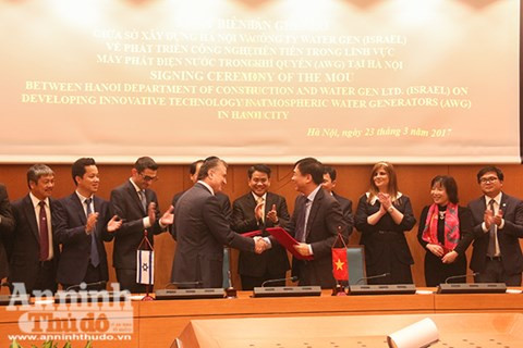 Hanoi purchases atmospheric water generators from Israel ảnh 1
