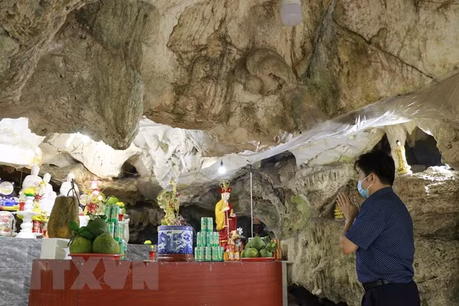 Hang Sao- a unique cave pagoda in Yen Bai ảnh 2