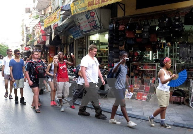 Hanoi aims to lure over 23 million visitors in 2017 ảnh 1