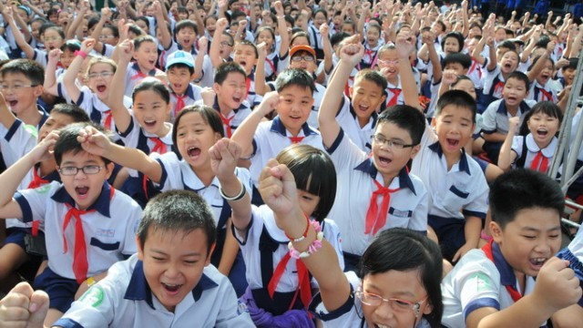 HCM City moves away from cash tuition ảnh 1 HCM City moves away from cash tuition ảnh 1