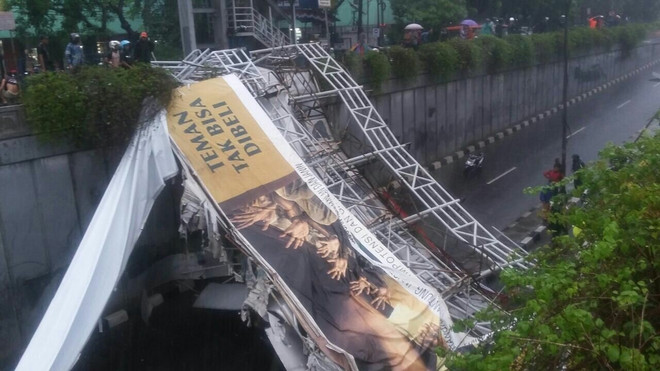Accidents in Indonesia, Pakistan kill dozens ảnh 1