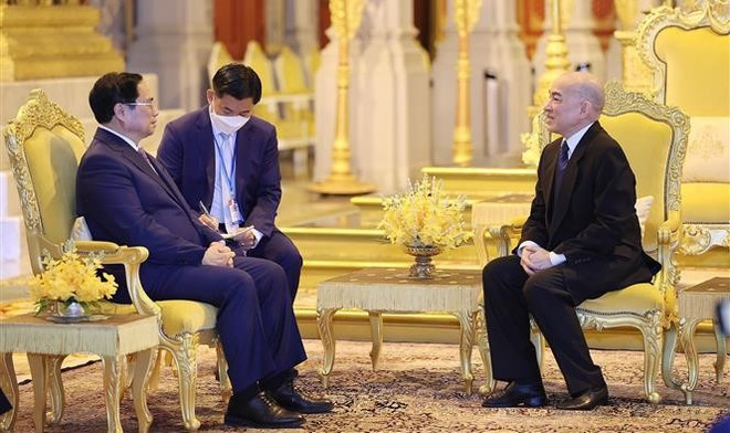 Vietnamese PM pays call on Cambodian King ảnh 1