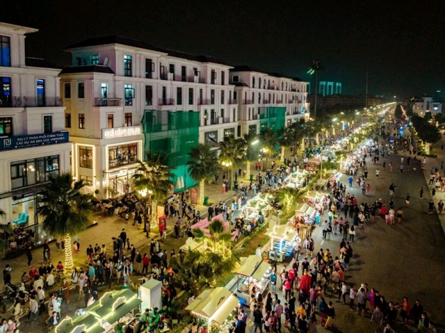 Hanoi has first nightlife district ảnh 1
