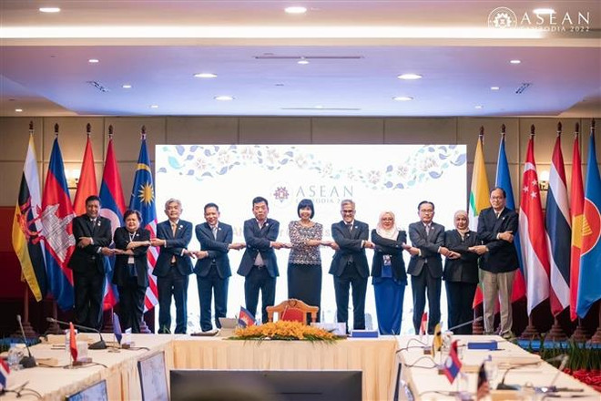Vietnam joins preparatory meeting for 40th, 41st ASEAN Summits ảnh 1