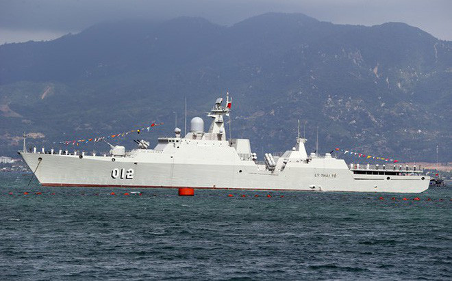 Vietnam's naval ship pays friendship visit to Myanmar ảnh 1