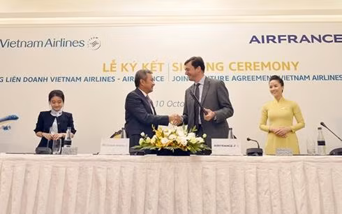 Vietnam Airlines, Air France celebrate one year of cooperation ảnh 1