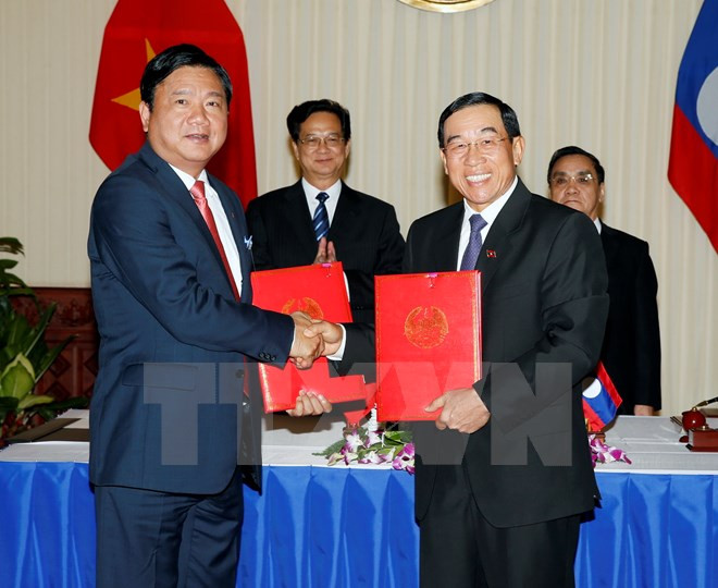 Vietnam, Laos ink MoU on transport cooperation ảnh 1