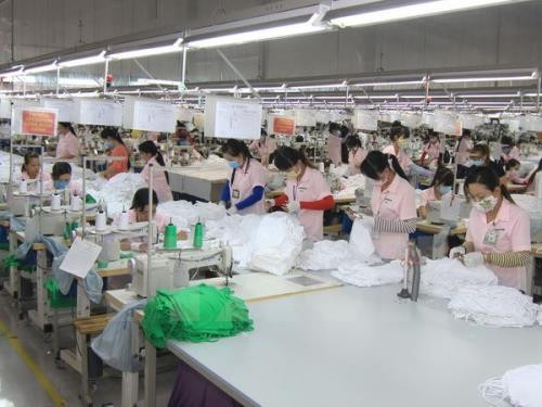 Malaysia issues cards for illegal foreign workers ảnh 1