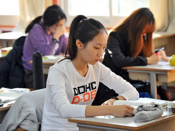 Malaysia cuts time granting visas for foreign students ảnh 1