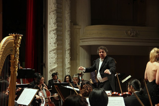 French conductor to lead “Night of Serenade Music” concert ảnh 1 French conductor to lead “Night of Serenade Music” concert ảnh 1