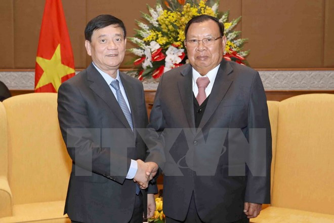 Lao leader meets President of Vietnam-Laos Friendship Association ảnh 1 Lao leader meets President of Vietnam-Laos Friendship Association ảnh 1