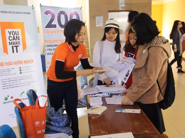 Q3 workforce up 0.93 percent year-on-year ảnh 1