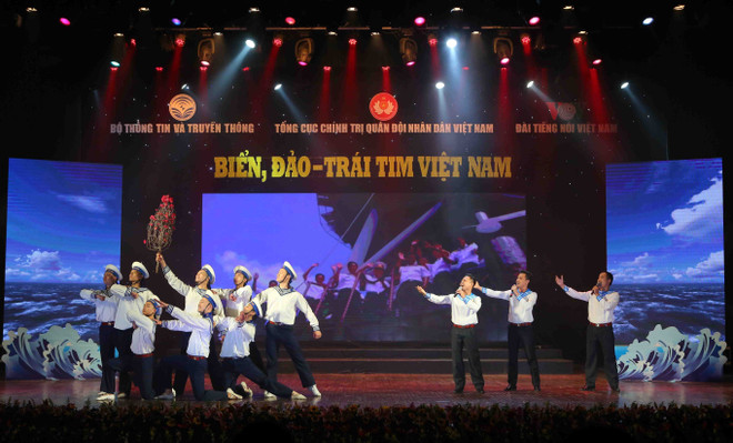 Activities mark 73rd Vietnam People’s Army Day ảnh 1