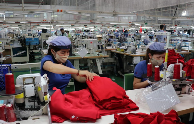 Hanoi trade union helps over 50,000 workers affected by COVID-19 ảnh 1