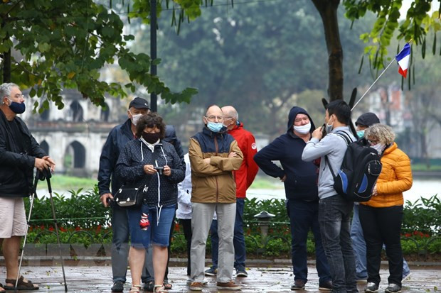 Foreigners not penalised for overstaying during national social distancing ảnh 1